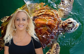 Stacey Lipton in front of her Sea Turtle art