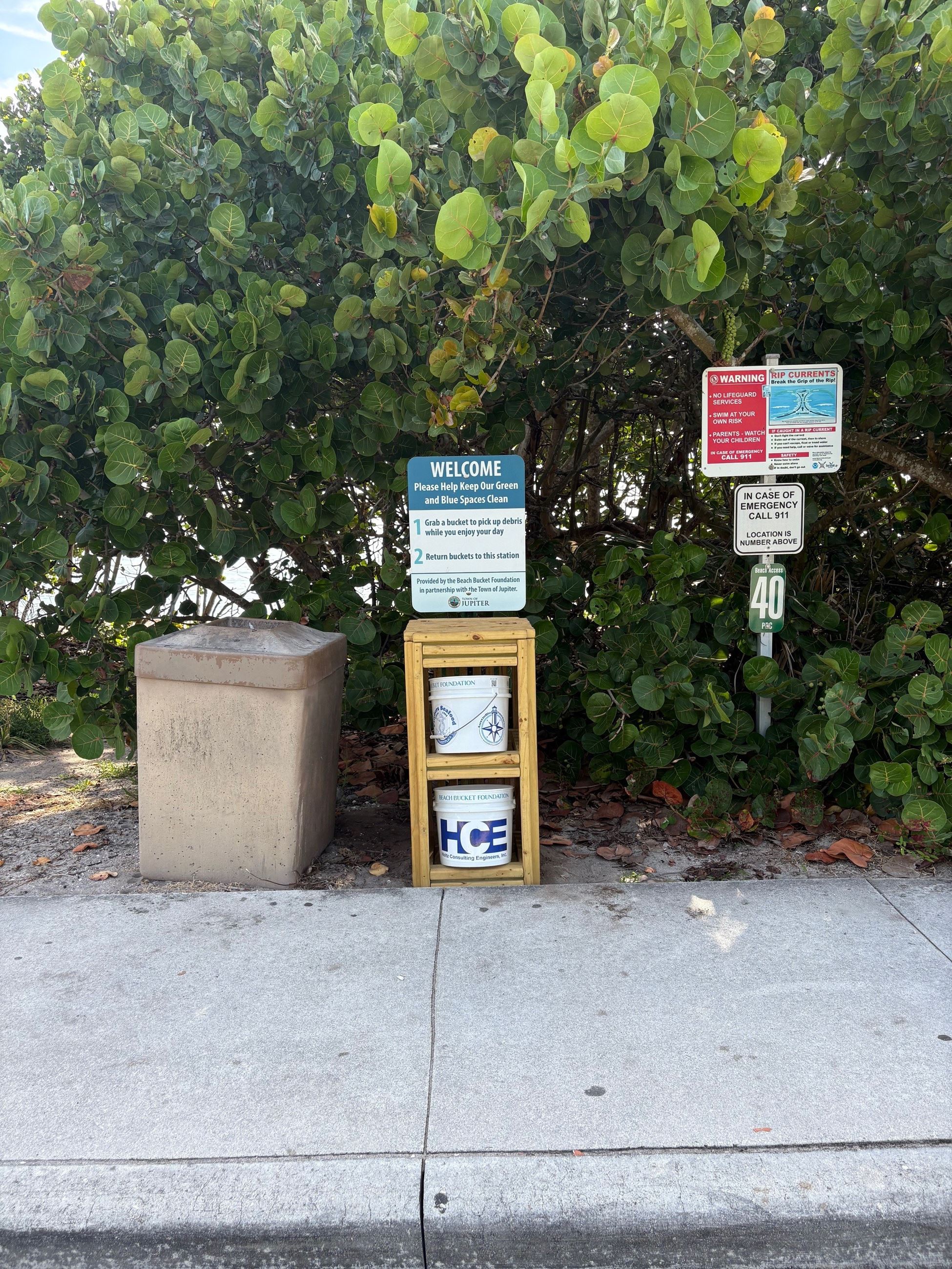 Crossover 40 Beach Bucket Location